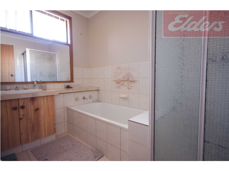 1/4 Parkview Close, Wodonga VIC 3690