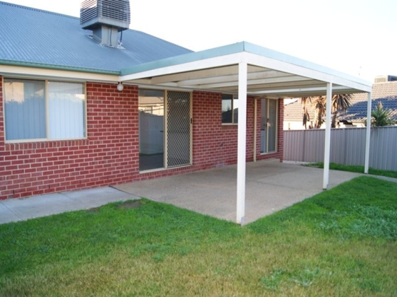 13 Firestone Way, Wodonga VIC 3690