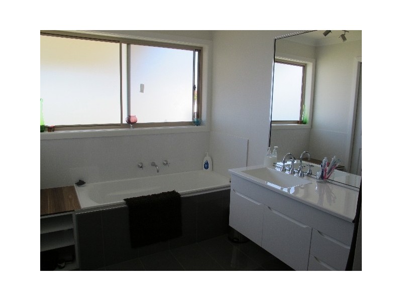 522 Kotthoff Street, Lavington NSW 2641