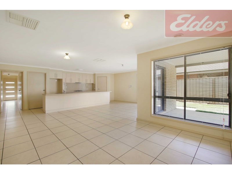 10 Chafia Place, Springdale Heights NSW 2641