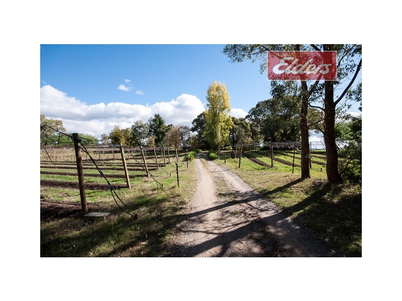 98 Star Lane, Wooragee VIC 3747