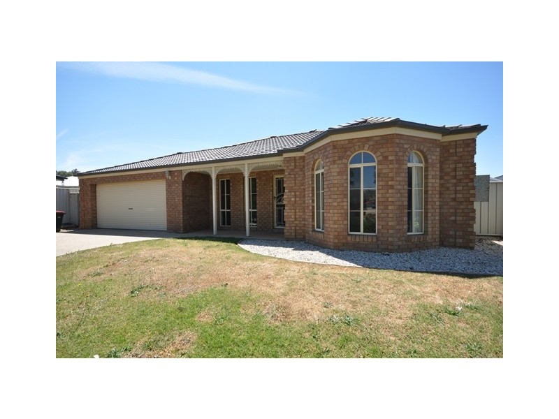 2 Turnberry Circuit, Wodonga VIC 3690