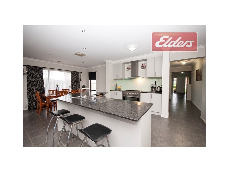 2 Mackenzie Crescent, Wodonga VIC 3690