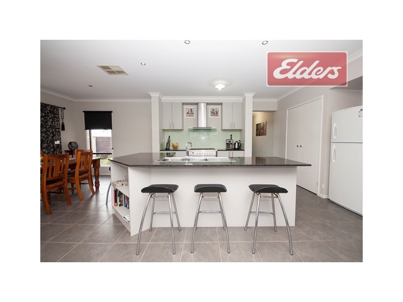 2 Mackenzie Crescent, Wodonga VIC 3690