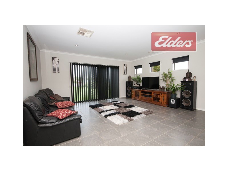 2 Mackenzie Crescent, Wodonga VIC 3690
