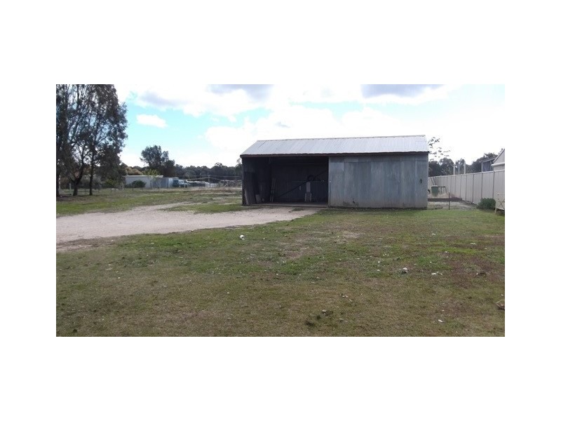 39 Albert Road, Chiltern VIC 3683