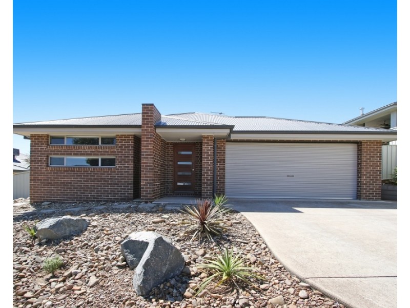 6 Dempster Place, Leneva VIC 3691