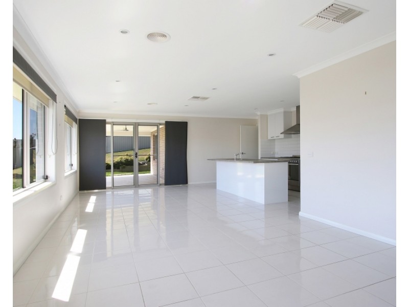 6 Dempster Place, Leneva VIC 3691