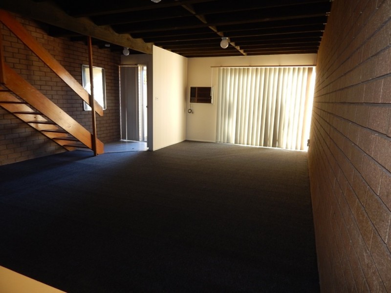 15/429 Griffith Road, Lavington NSW 2641