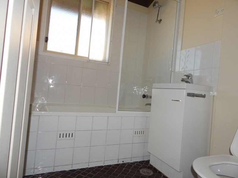 15/429 Griffith Road, Lavington NSW 2641