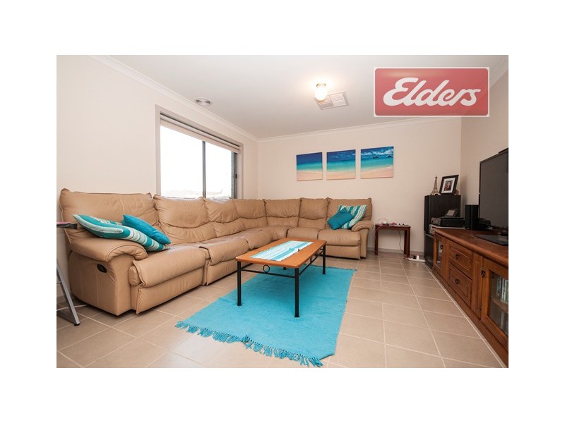 18 Murray Way, West Wodonga VIC 3690