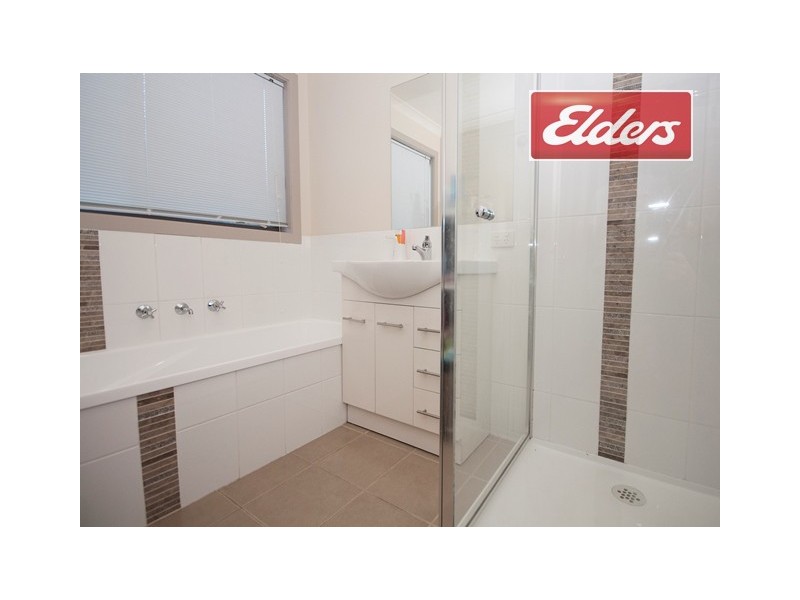 18 Murray Way, West Wodonga VIC 3690