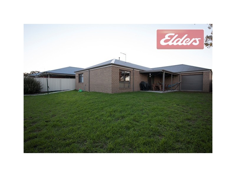 18 Murray Way, West Wodonga VIC 3690