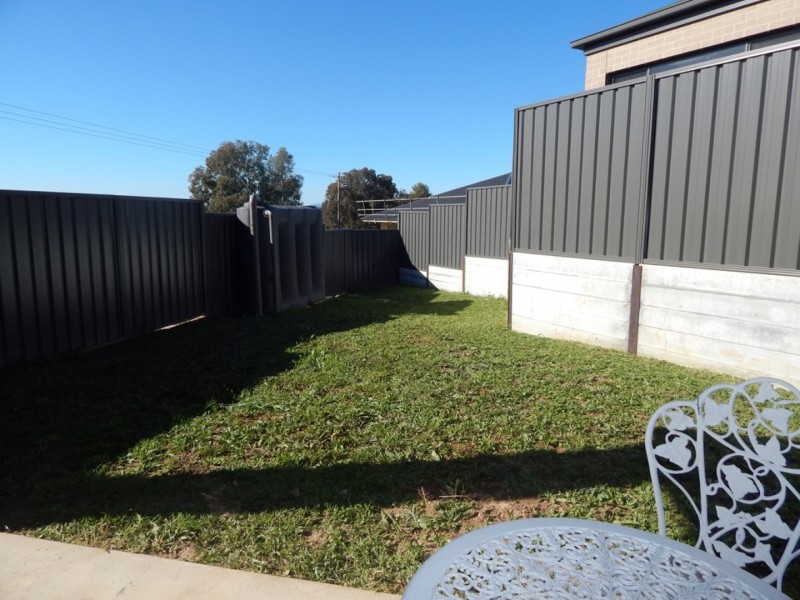 2/159 Kosciuszko Road, Thurgoona NSW 2640