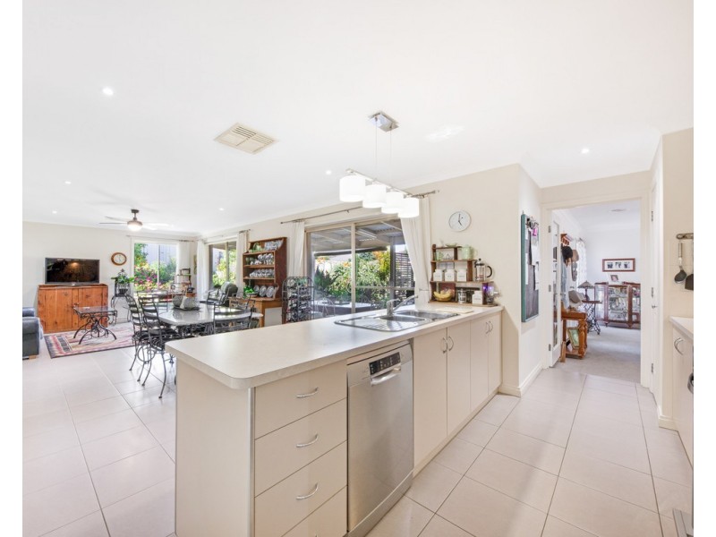 4 Whistler Concourse, Wodonga VIC 3690