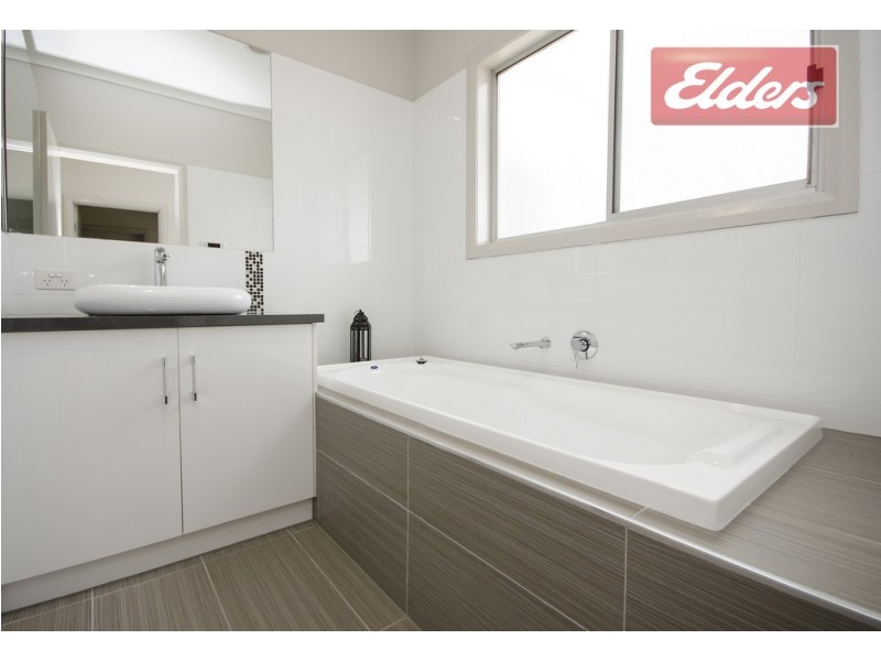 296 Gulpha Street, North Albury NSW 2640