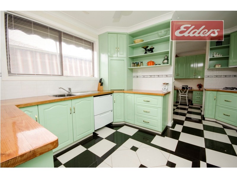 499 Kaitlers Road, Lavington NSW 2641