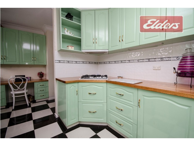 499 Kaitlers Road, Lavington NSW 2641