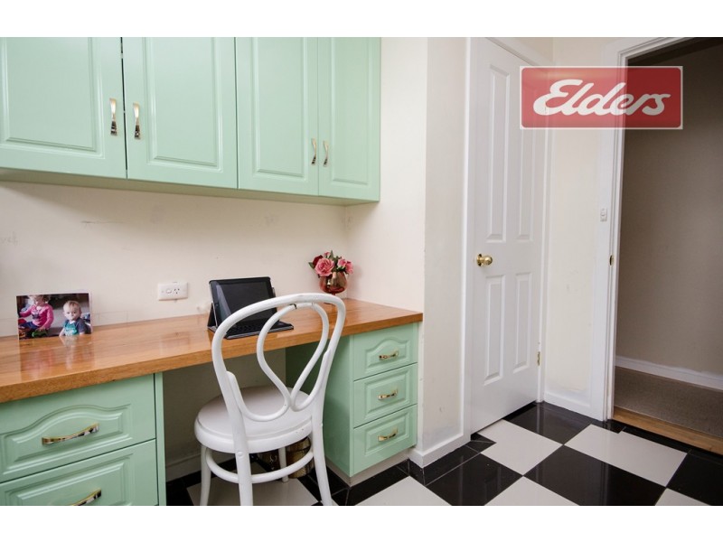 499 Kaitlers Road, Lavington NSW 2641