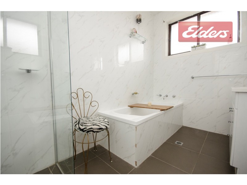 499 Kaitlers Road, Lavington NSW 2641