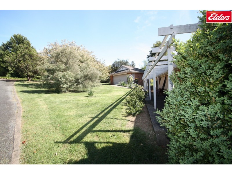 12 Allamar Court, Tawonga South VIC 3698