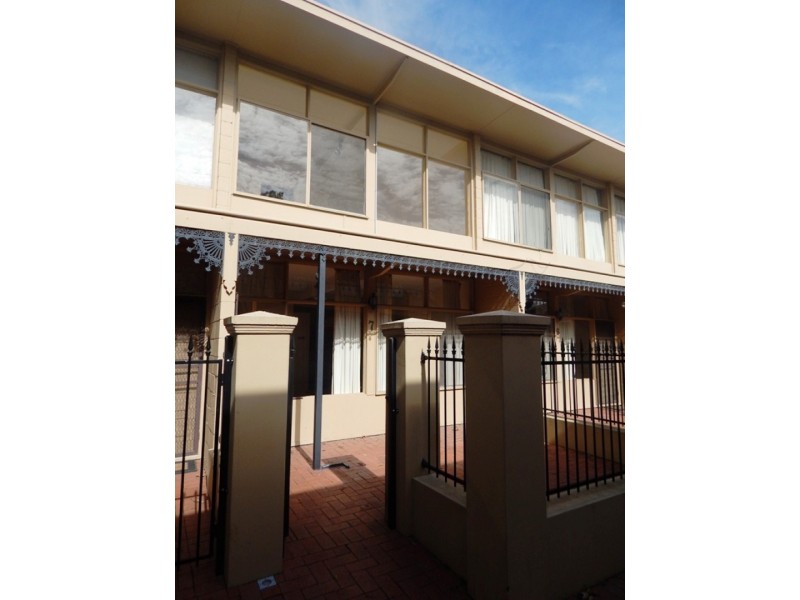 7 750 MACAULEY STREET, Albury NSW 2640