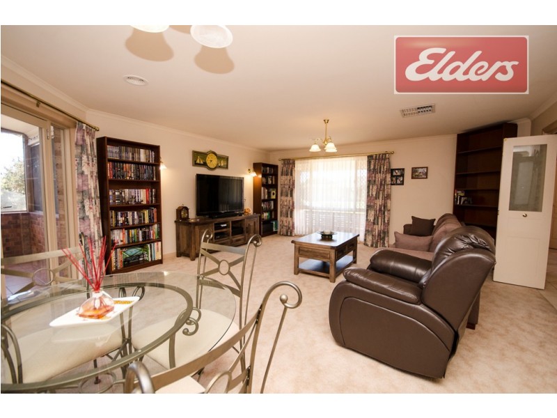 2 Curlew Court, East Albury NSW 2640