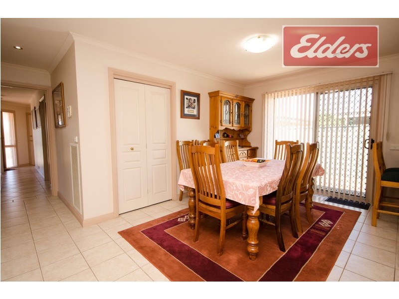 2 Curlew Court, East Albury NSW 2640