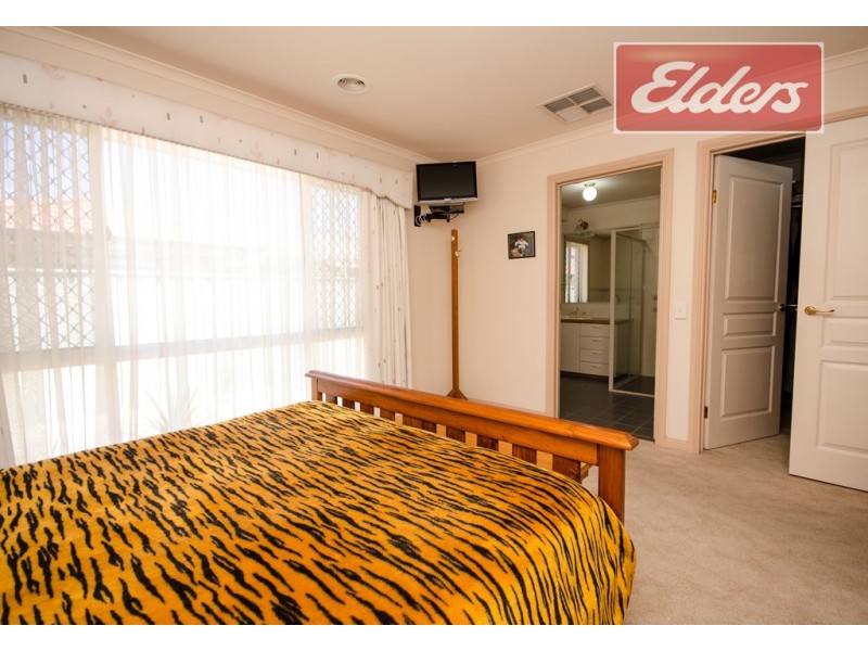 2 Curlew Court, East Albury NSW 2640