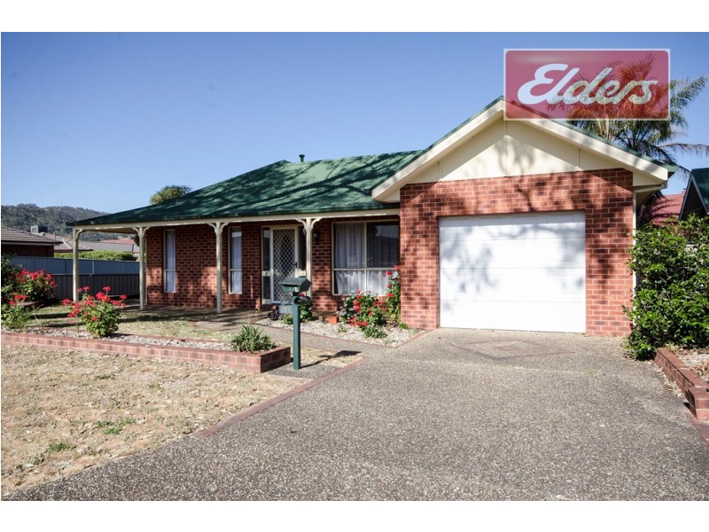 1-2 / 530 Kotthoff Street, Lavington NSW 2641