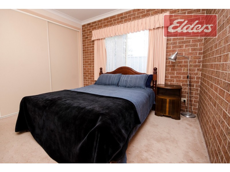 1-2 / 530 Kotthoff Street, Lavington NSW 2641