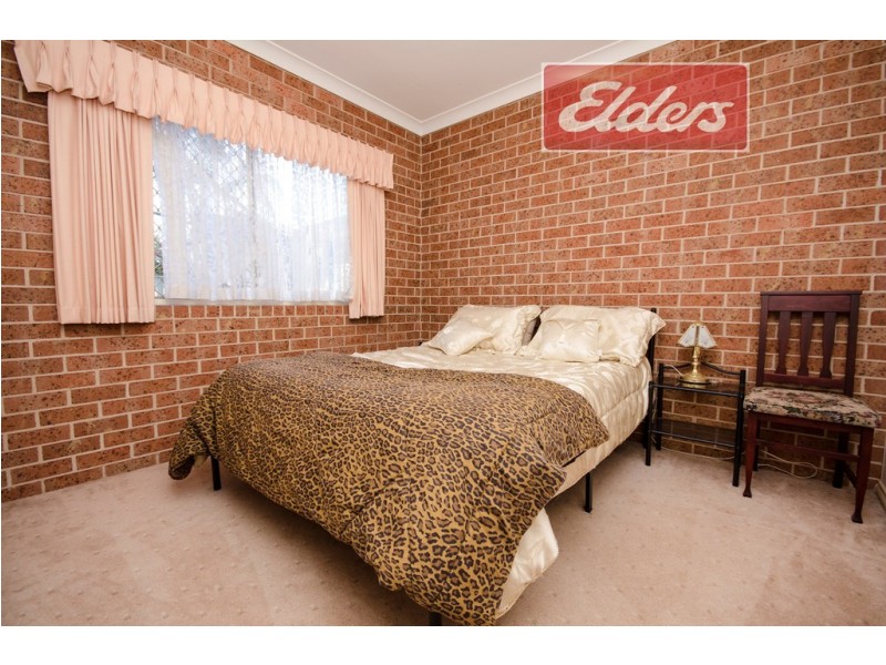 1-2 / 530 Kotthoff Street, Lavington NSW 2641