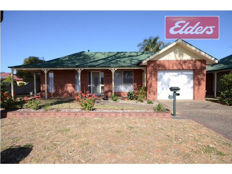 1-2 / 530 Kotthoff Street, Lavington NSW 2641