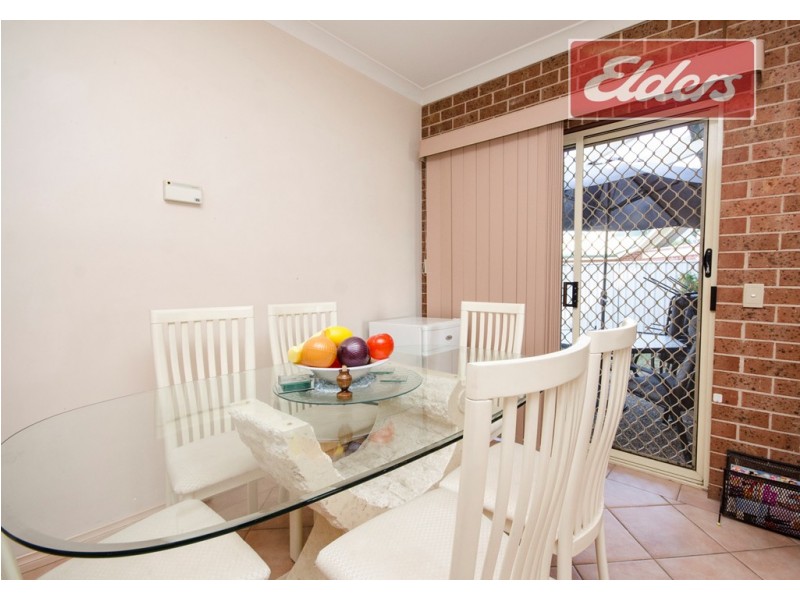 1-2 / 530 Kotthoff Street, Lavington NSW 2641