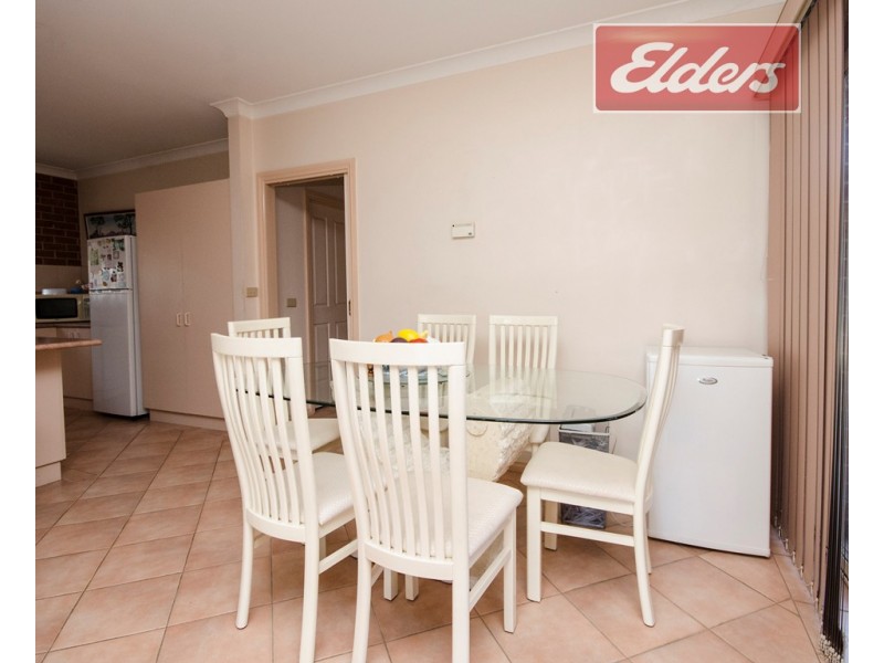 1-2 / 530 Kotthoff Street, Lavington NSW 2641