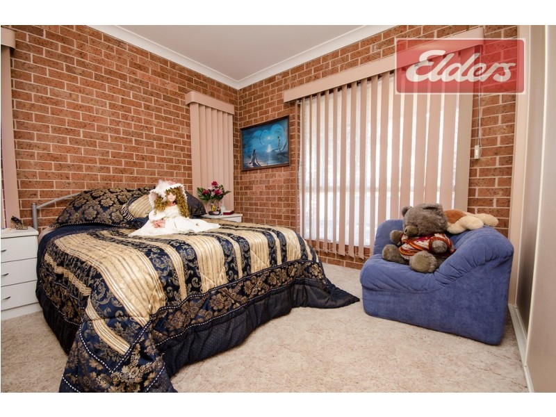 1-2 / 530 Kotthoff Street, Lavington NSW 2641