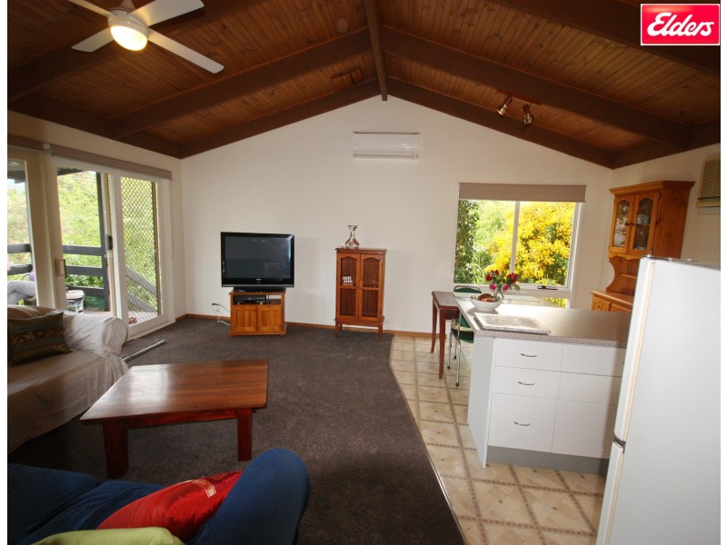 1 Feathertop Street, Tawonga South VIC 3698