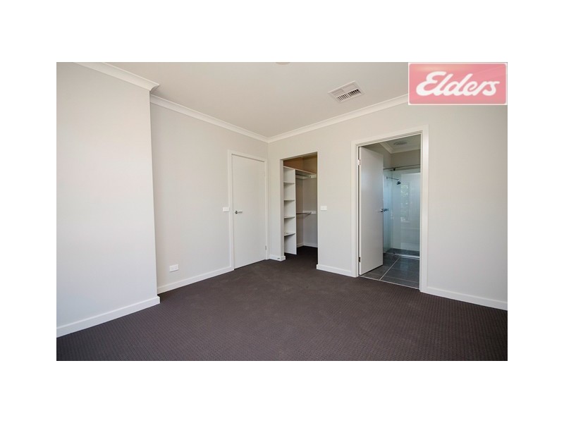 549 Moffat Street, Lavington NSW 2641