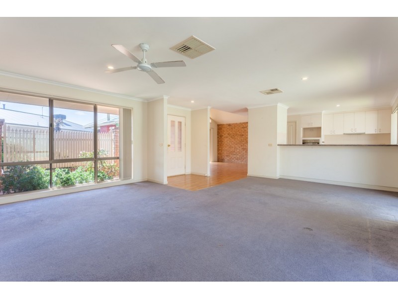 12 Delatite Court, Wodonga VIC 3690