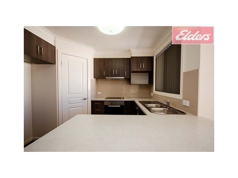 2/478a Rose Street, Lavington NSW 2641