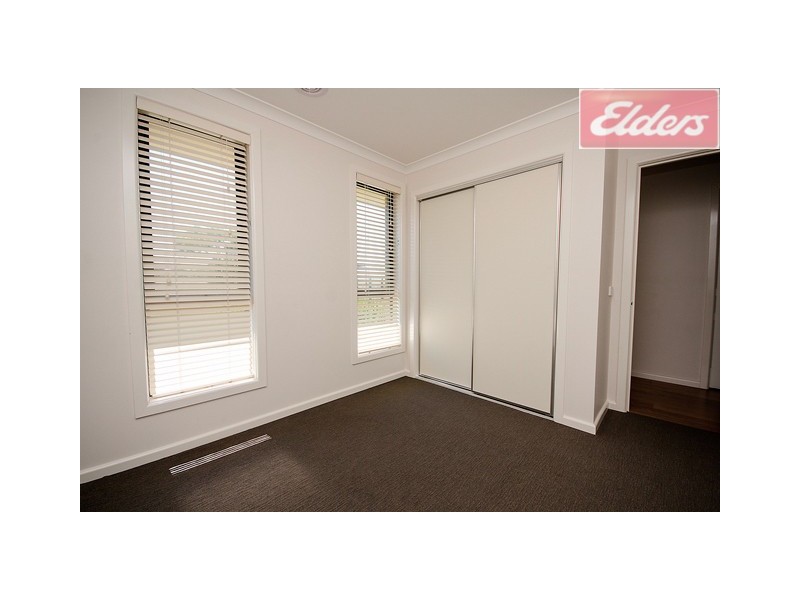 2/478a Rose Street, Lavington NSW 2641