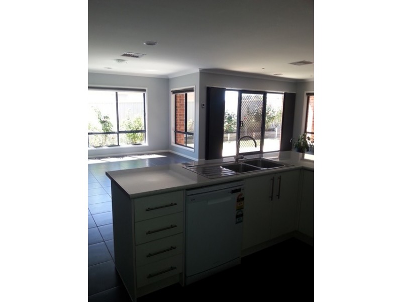 43 Bremer Avenue, Leneva VIC 3691