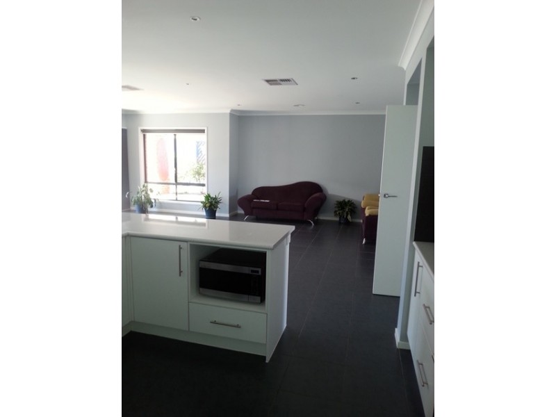 43 Bremer Avenue, Leneva VIC 3691