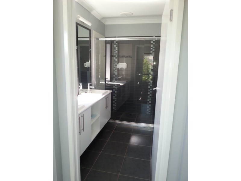 43 Bremer Avenue, Leneva VIC 3691