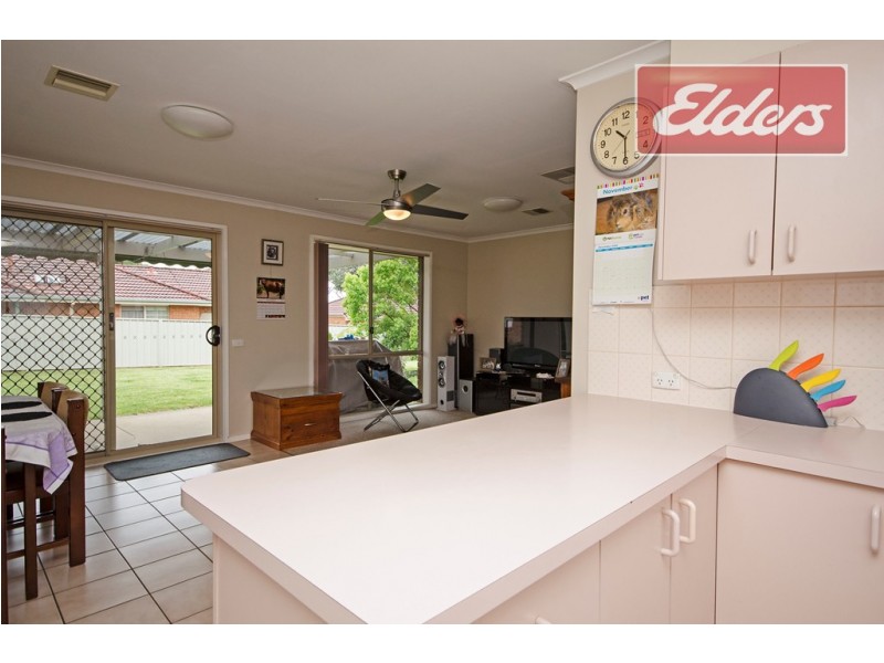 27 Elmslie Circuit, Wodonga VIC 3690