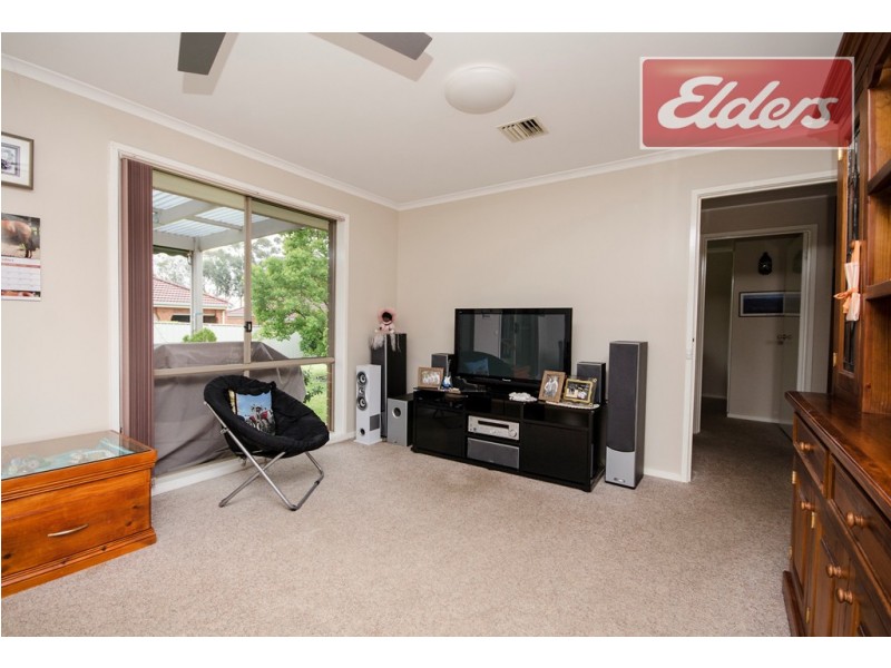 27 Elmslie Circuit, Wodonga VIC 3690