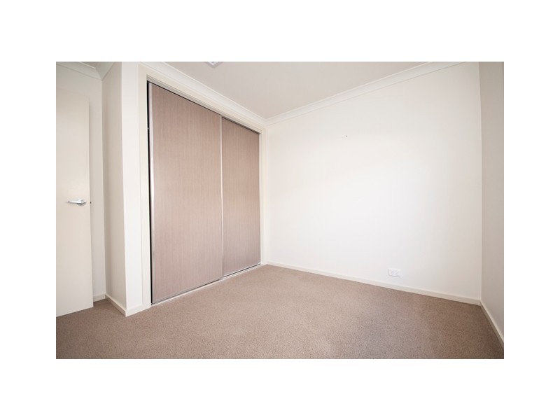 8 WEATHERS PLACE, Wodonga VIC 3690