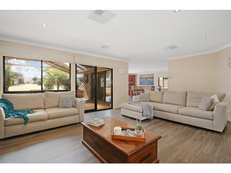 169 Golf Club Drive, Howlong NSW 2643