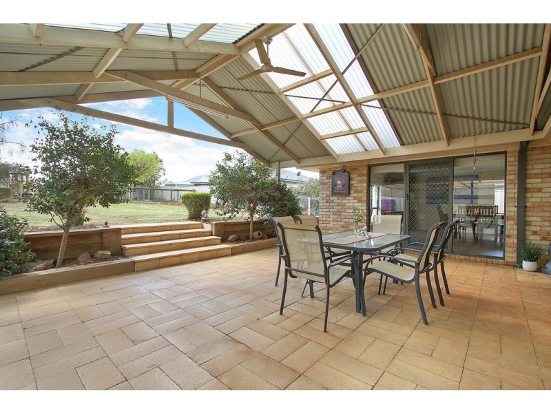 169 Golf Club Drive, Howlong NSW 2643