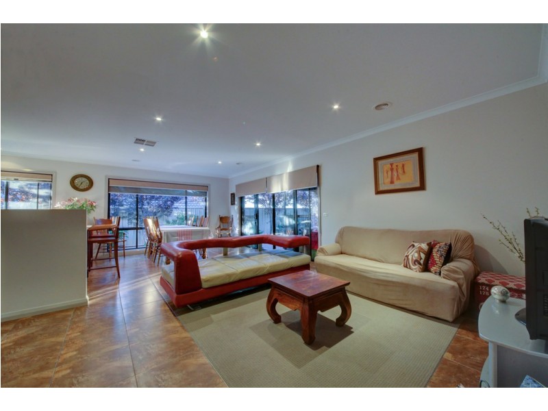 6 Maygar Avenue, Wodonga VIC 3690